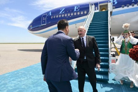 İlham Əliyev Qazaxıstana getdi - FOTOLAR