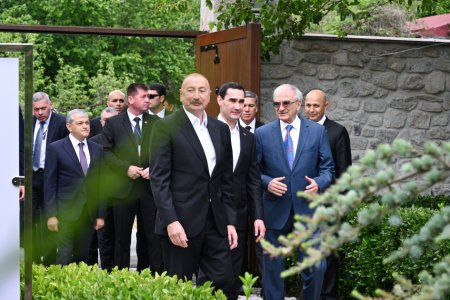Bülbülün ev-muzeyinə getdilər - Fotolar
