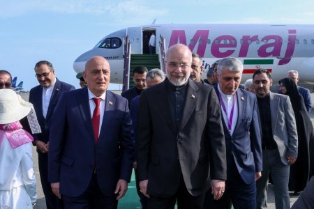 İranın parlament sədri Azərbaycana gəldi