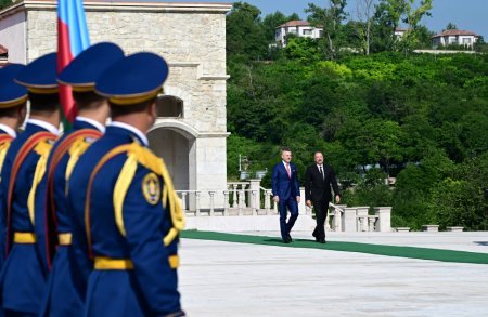 İlham Əliyev Slovakiya Prezidentini Şuşada qarşıladı