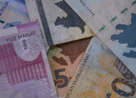 Rəsmi valyuta məzənnələri yeniləndi: Avro bahalaşdı, rubl ucuzlaşdış...