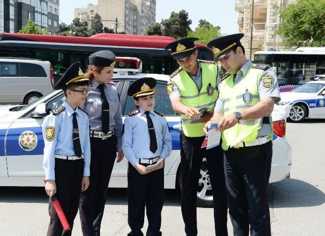 Uşaqları məktəbə aparanlara XƏBƏRDARLIQ