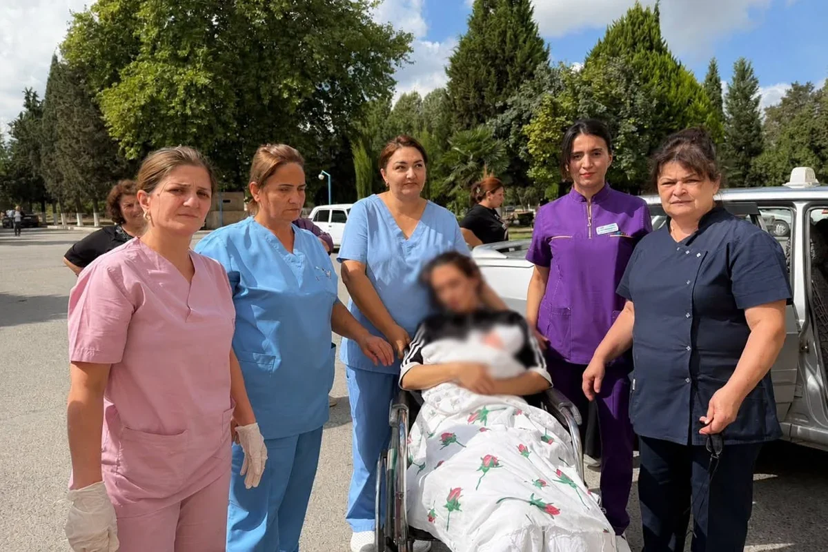 Bərdədə xəstəxananın həyətində doğuş oldu