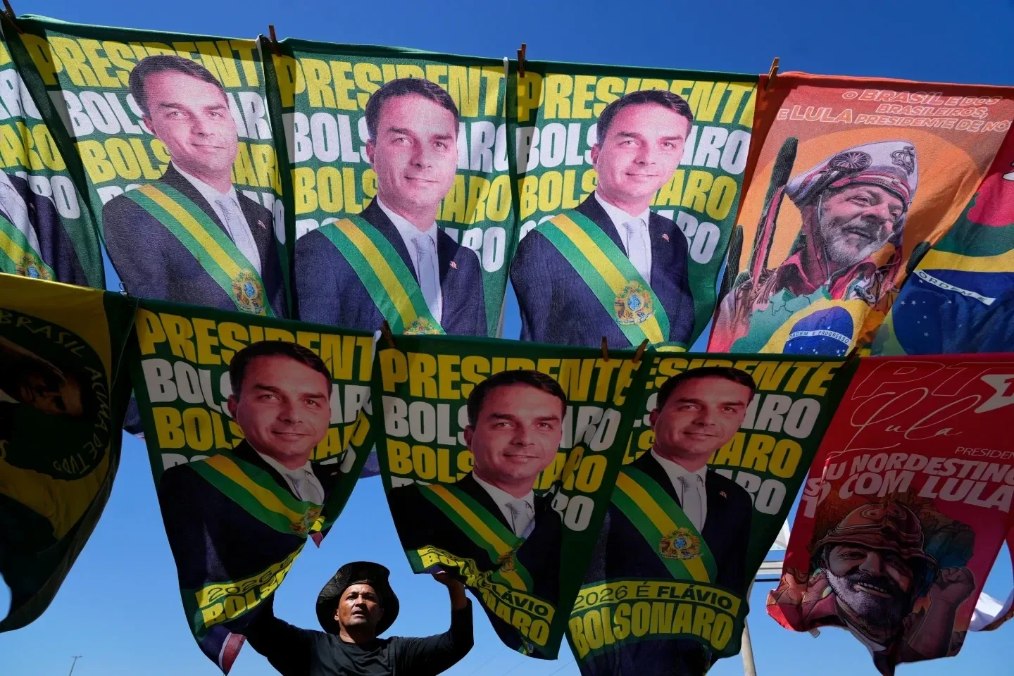 Braziliyada prezident seçkilərinin II turu keçiriləcək: iki namizəd qalıb