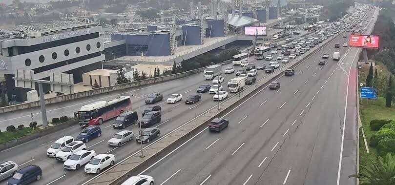 Paytaxtda 14 istiqamətdə tıxac var
